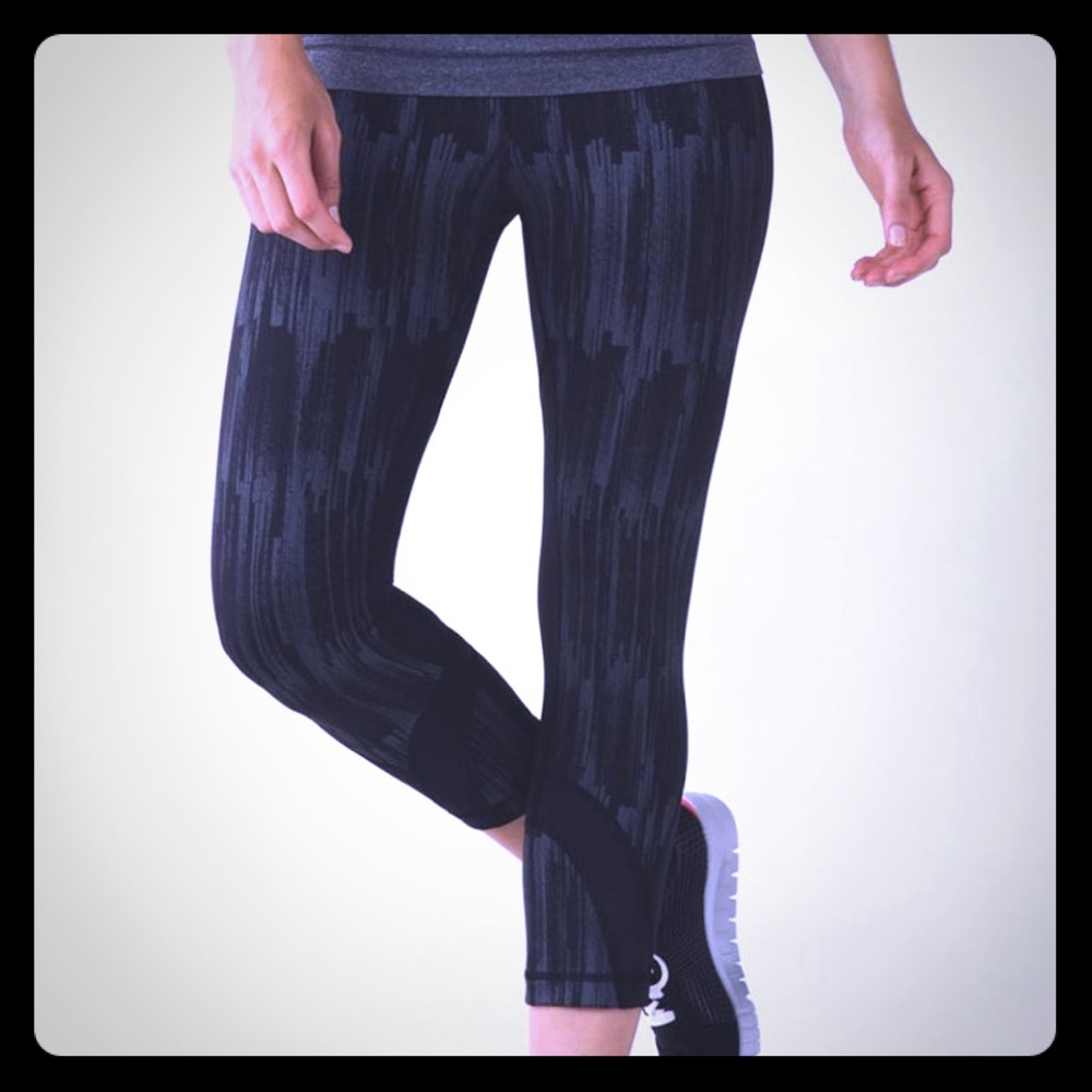 Lululemon Run: Inspire Crop II